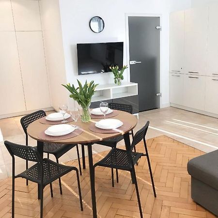 Klimatyczny Apartament Pod Ratuszem -Ul. Slaska 2 เชสโตฮอวา ภายนอก รูปภาพ