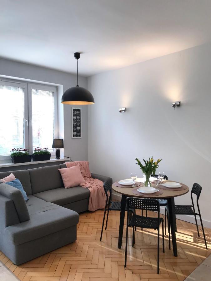 Klimatyczny Apartament Pod Ratuszem -Ul. Slaska 2 เชสโตฮอวา ภายนอก รูปภาพ