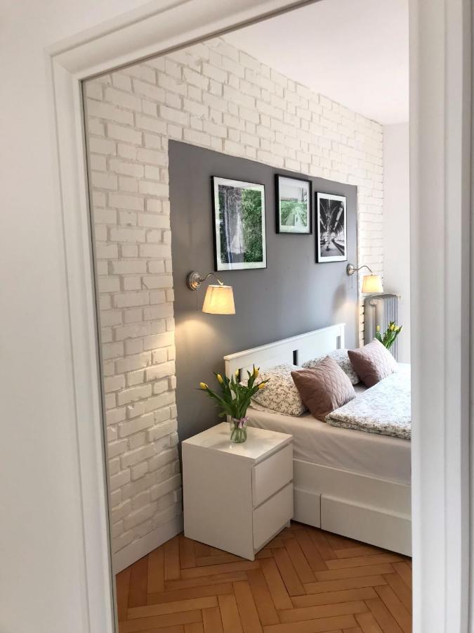 Klimatyczny Apartament Pod Ratuszem -Ul. Slaska 2 เชสโตฮอวา ภายนอก รูปภาพ